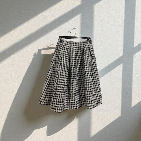 Eliza J Dresses & Skirts - Eliza J Black and White Houndstooth A-Line Skirt